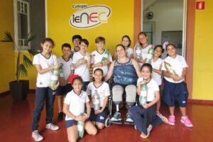 Alunos de escola paulista realizam projeto para ajudar cadeirantes